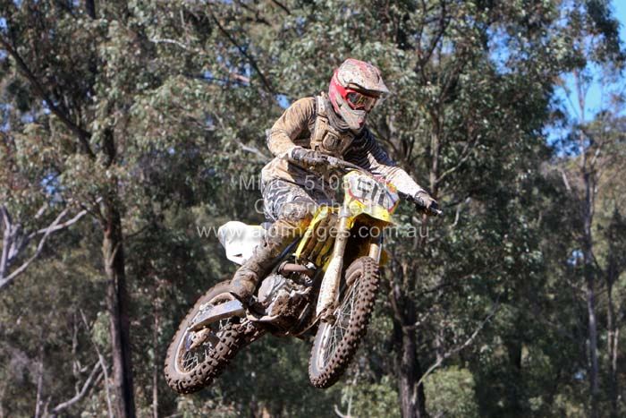 678x444 pixels (83K)